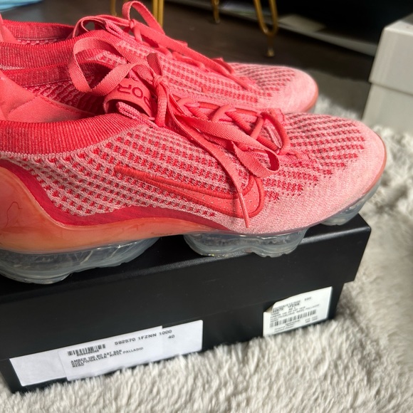 Shoes - Picture 3 of 4